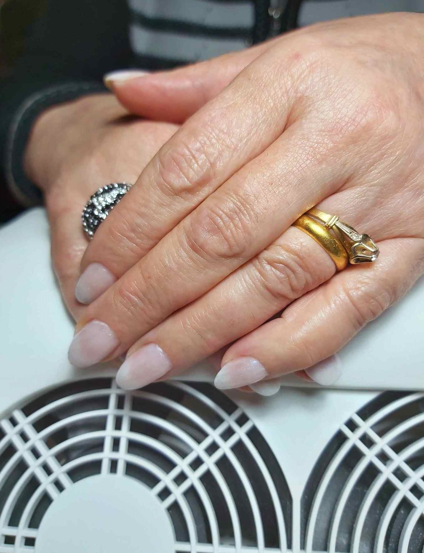 Hand